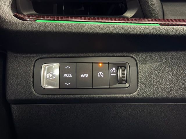 Used 2024 Chevrolet Traverse RS image 15