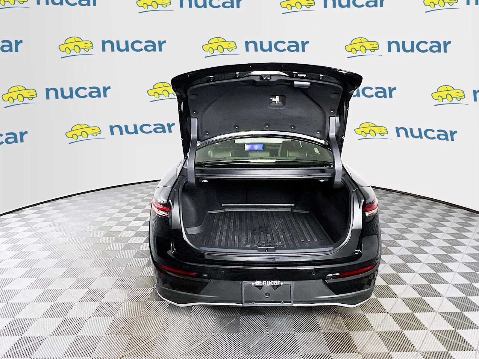 Used 2023 Toyota Crown Limited image 27