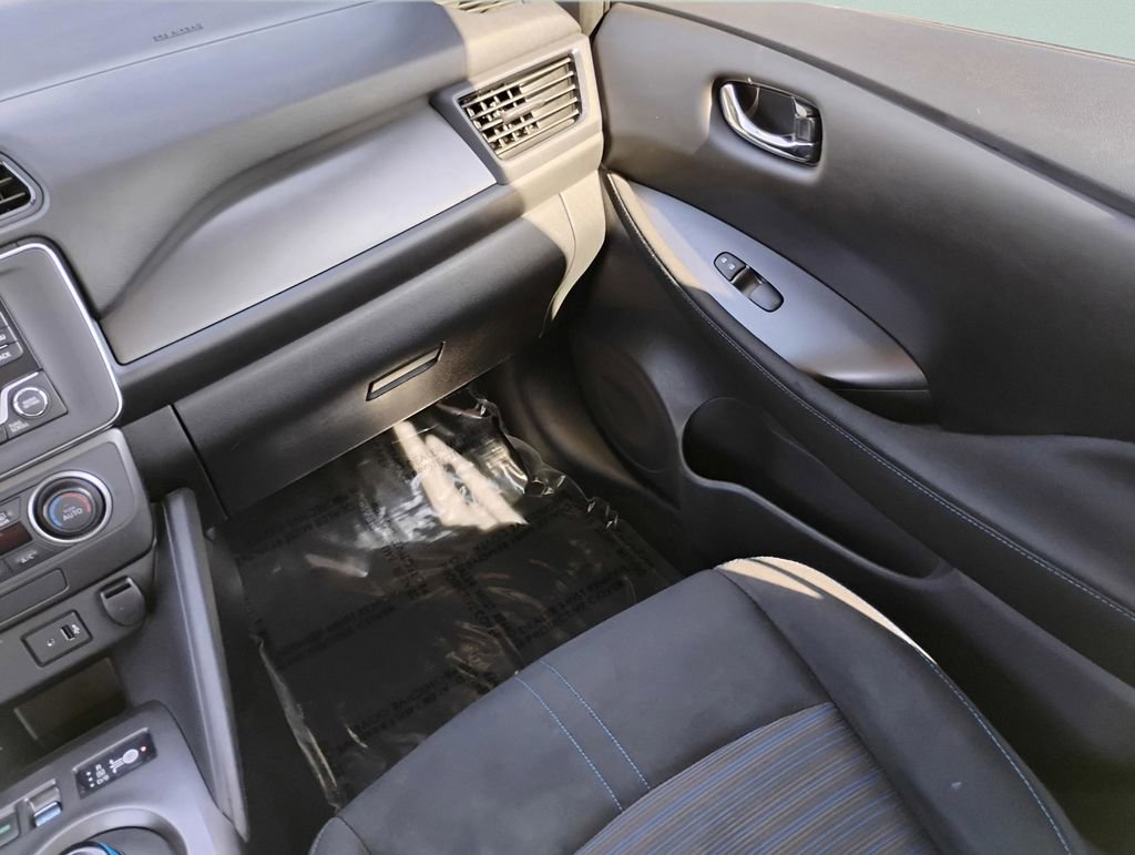 Used 2018 Nissan Leaf S w/ S Charge Package image 16