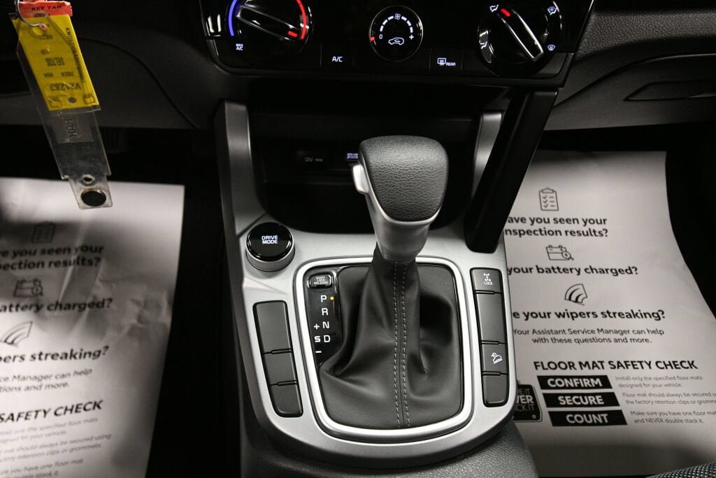 Used 2024 Kia Seltos LX AWD/4WD image 16
