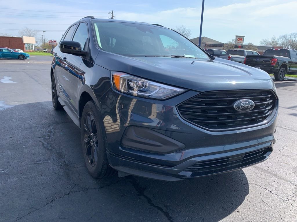 Used 2023 Ford Edge SE w/ Black Appearance Package image 1