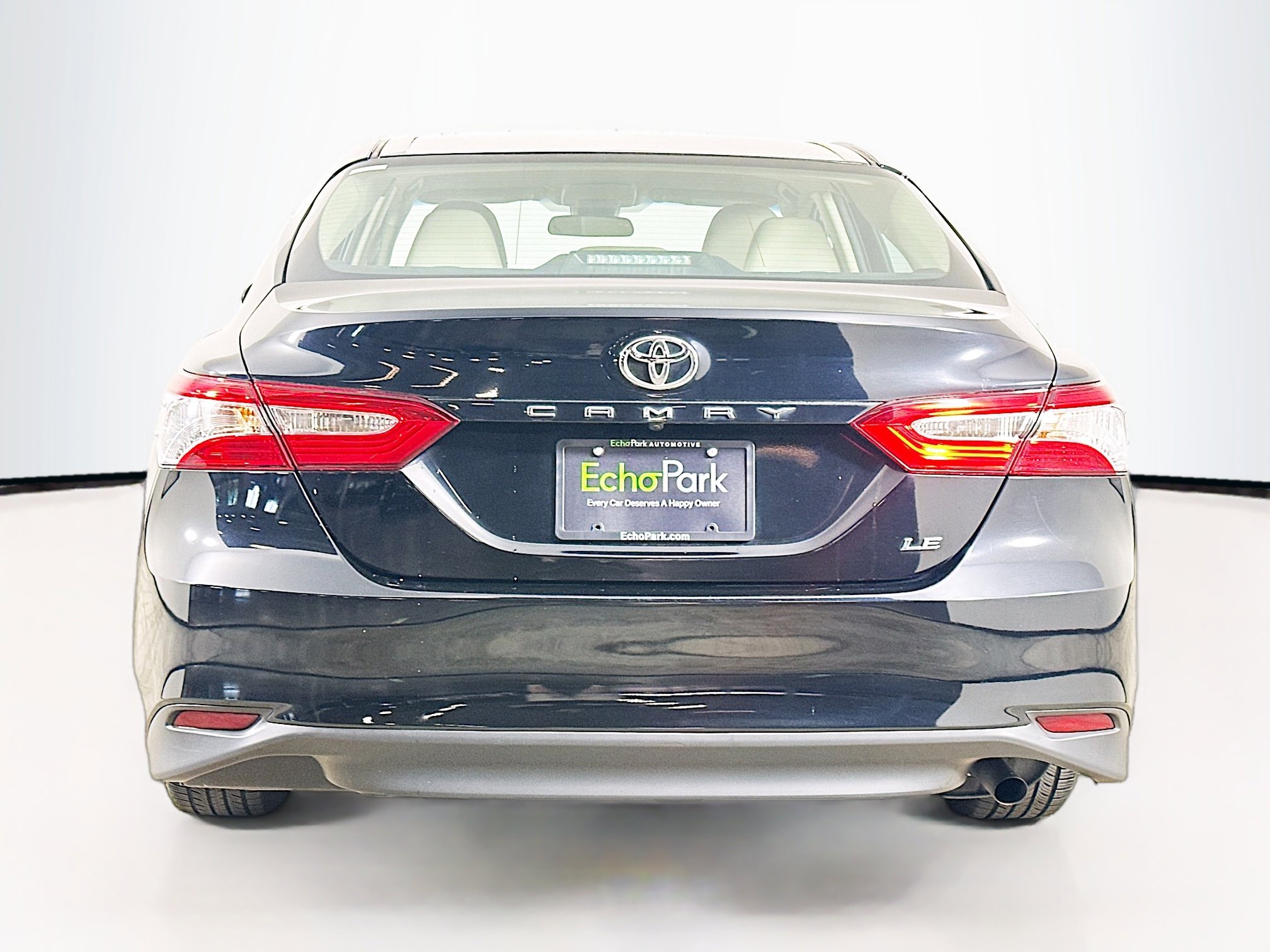 Used 2018 Toyota Camry LE FWD image 7