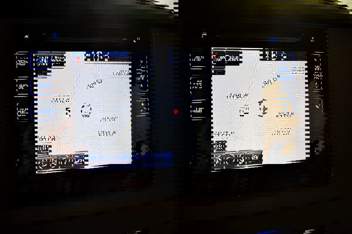 Used 2015 Toyota Sienna XLE image 23