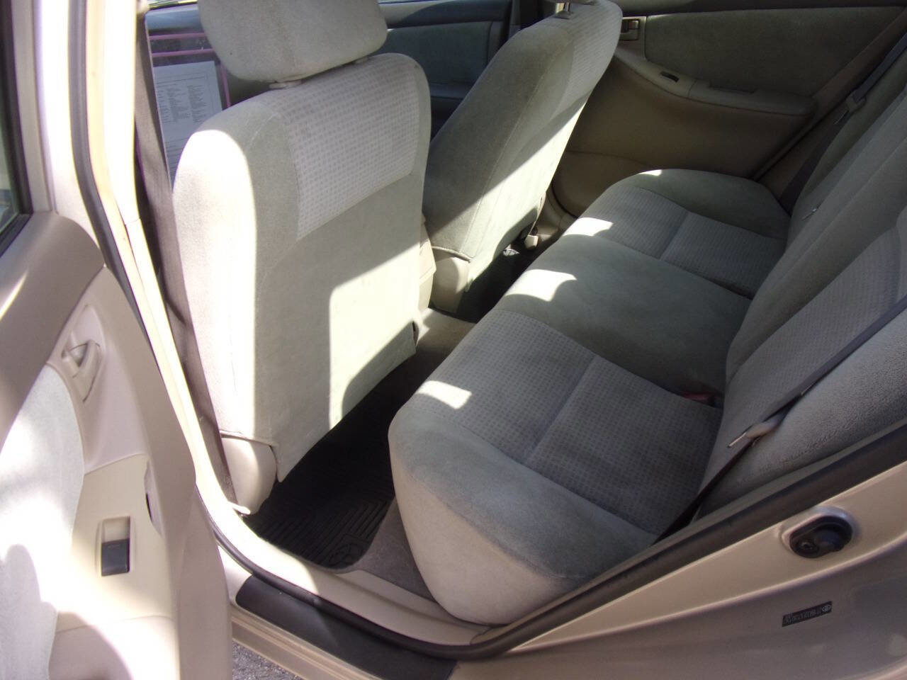 Used 2007 Toyota Corolla CE FWD image 3