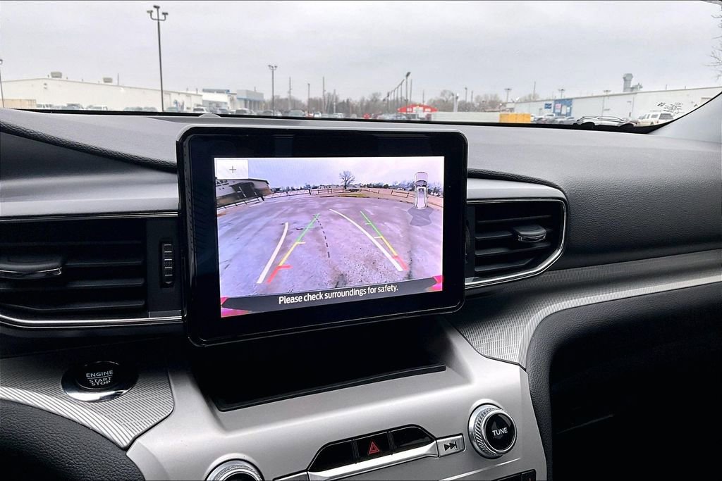 Used 2024 Ford Explorer XLT w/ Equipment Group 202A image 19