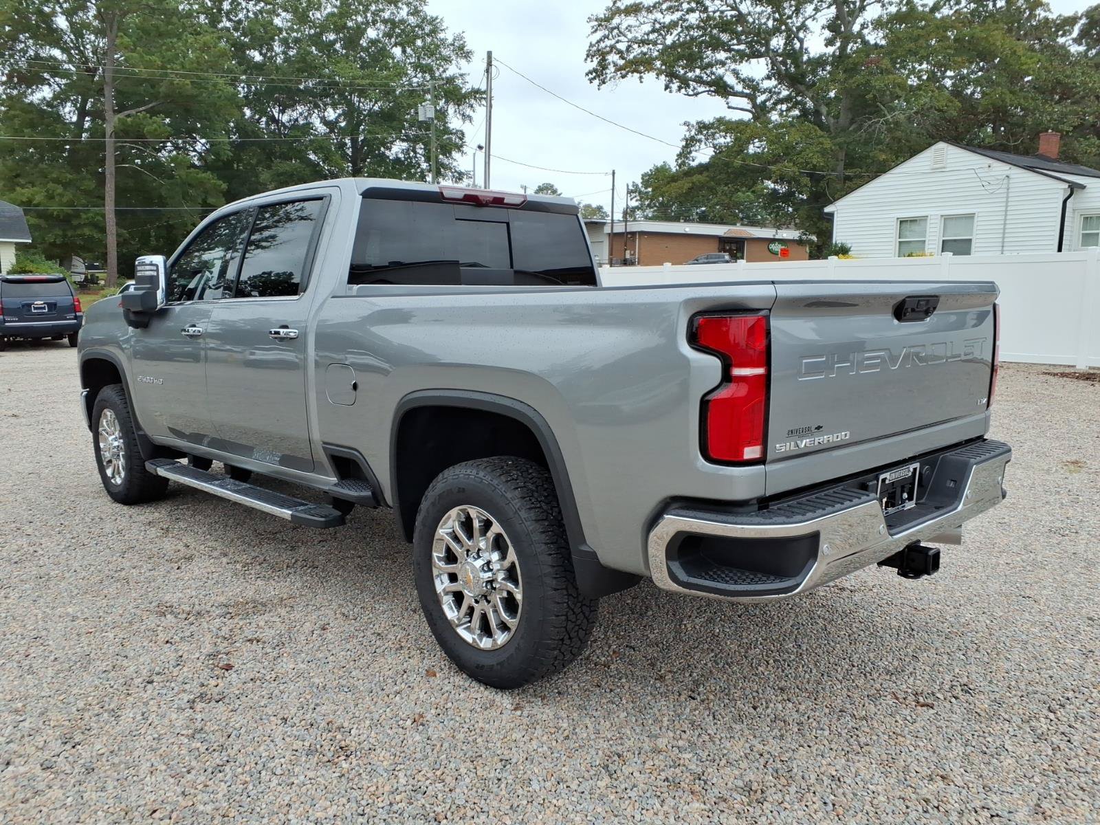New 2026 Chevrolet Silverado 2500 LTZ w/ LTZ Premium Package AWD/4WD image 5