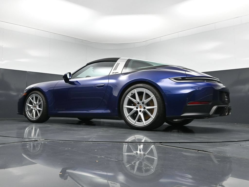Certified 2025 Porsche 911 Targa 4 GTS AWD/4WD image 25