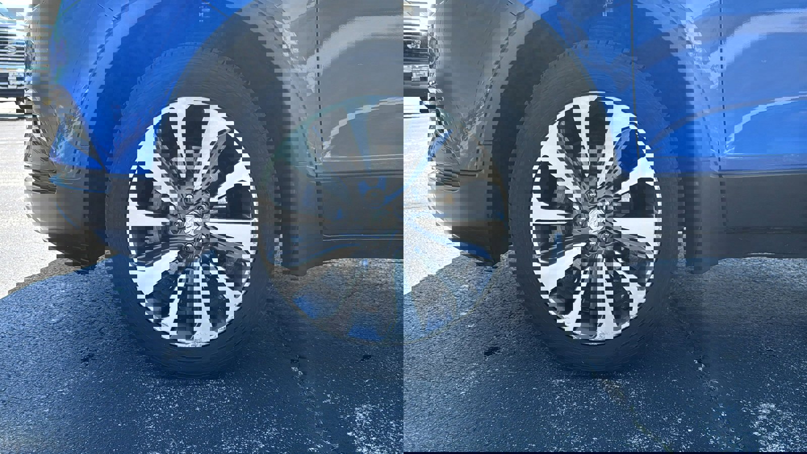 Used 2018 Buick Encore Essence AWD/4WD image 6