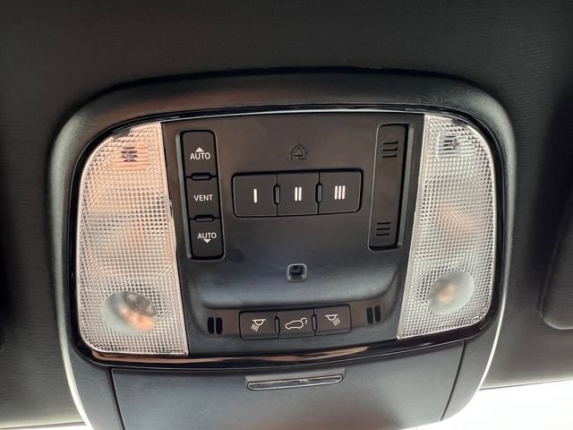 Used 2025 Dodge Durango R/T w/ Blacktop Package AWD/4WD image 34