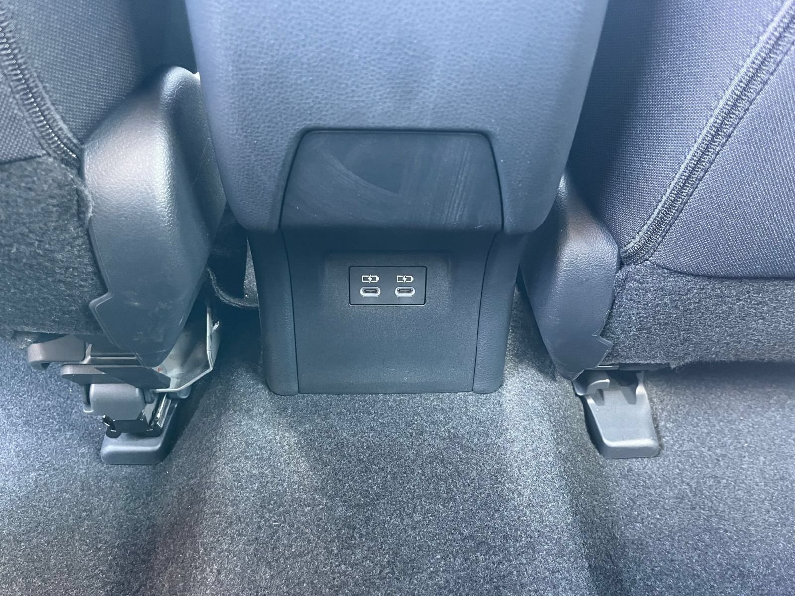 Used 2025 Toyota Prius LE FWD image 22