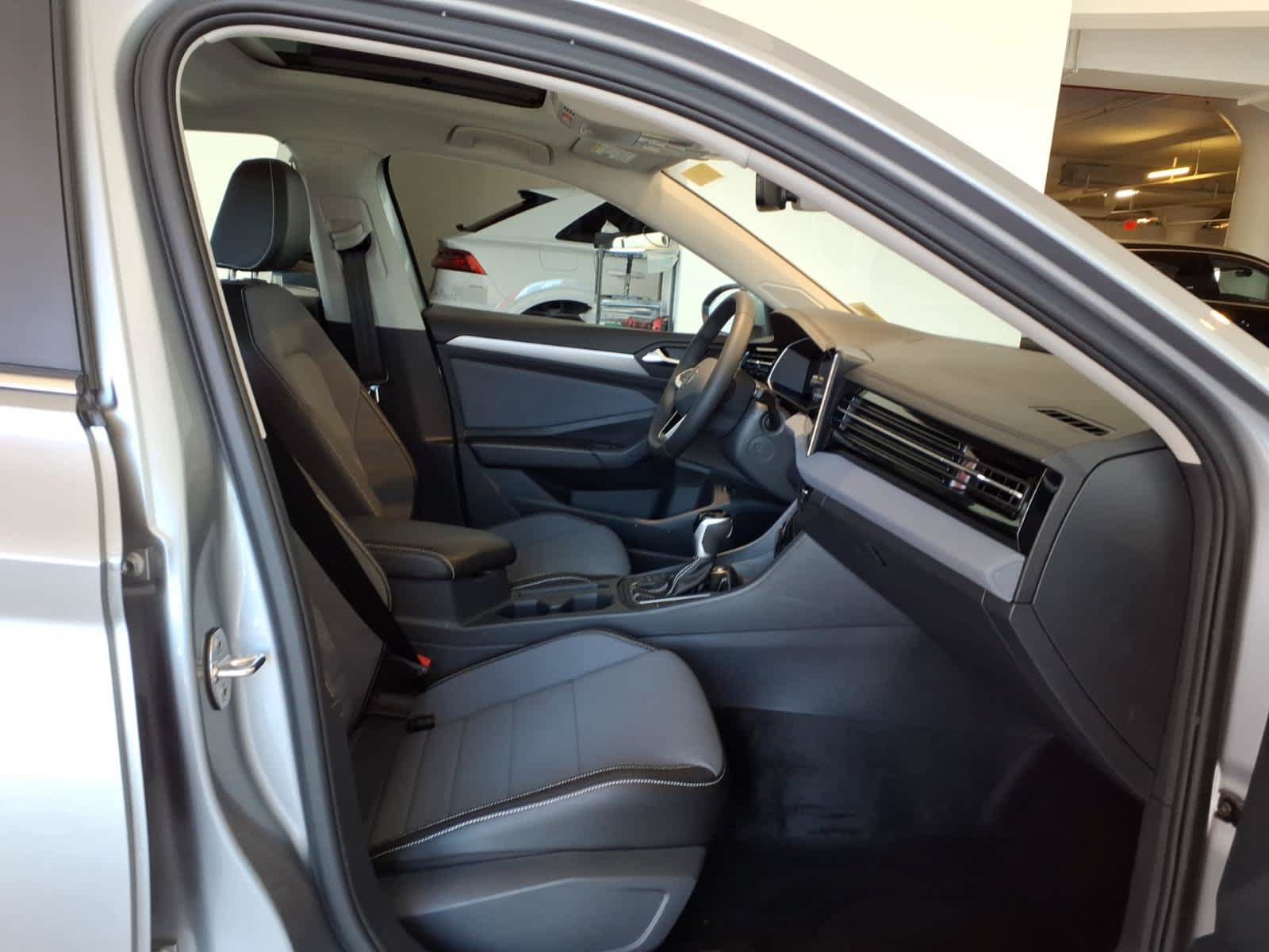 Used 2026 Volkswagen Jetta SE FWD image 20
