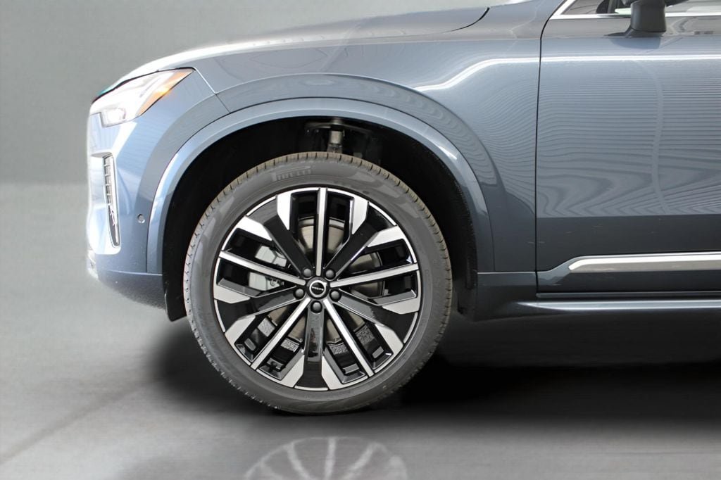 New 2026 Volvo XC90 B6 Plus w/ Protection Package Premier AWD/4WD image 39