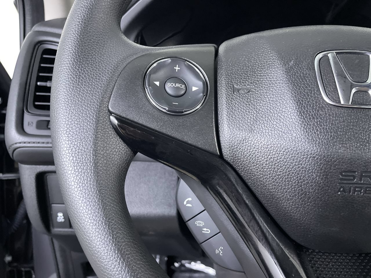 Used 2019 Honda HR-V LX image 25