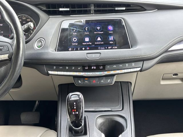 Used 2023 Cadillac XT4 Luxury w/ Cold Weather Package FWD image 4