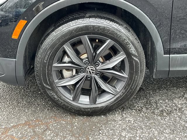 Used 2023 Volkswagen Tiguan SE AWD/4WD image 8