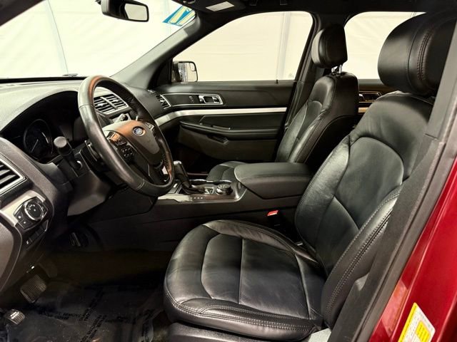 Used 2017 Ford Explorer XLT w/ Equipment Group 202A image 14