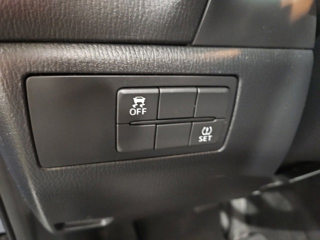 Used 2018 MAZDA MAZDA3 Touring image 13