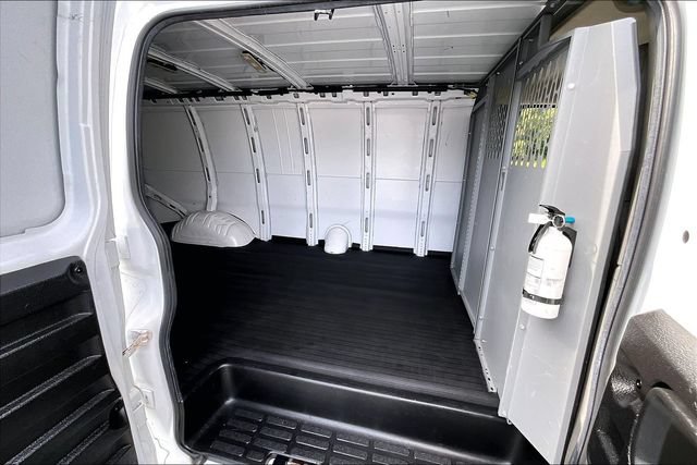 Used 2023 GMC Savana 2500 Extended RWD image 22