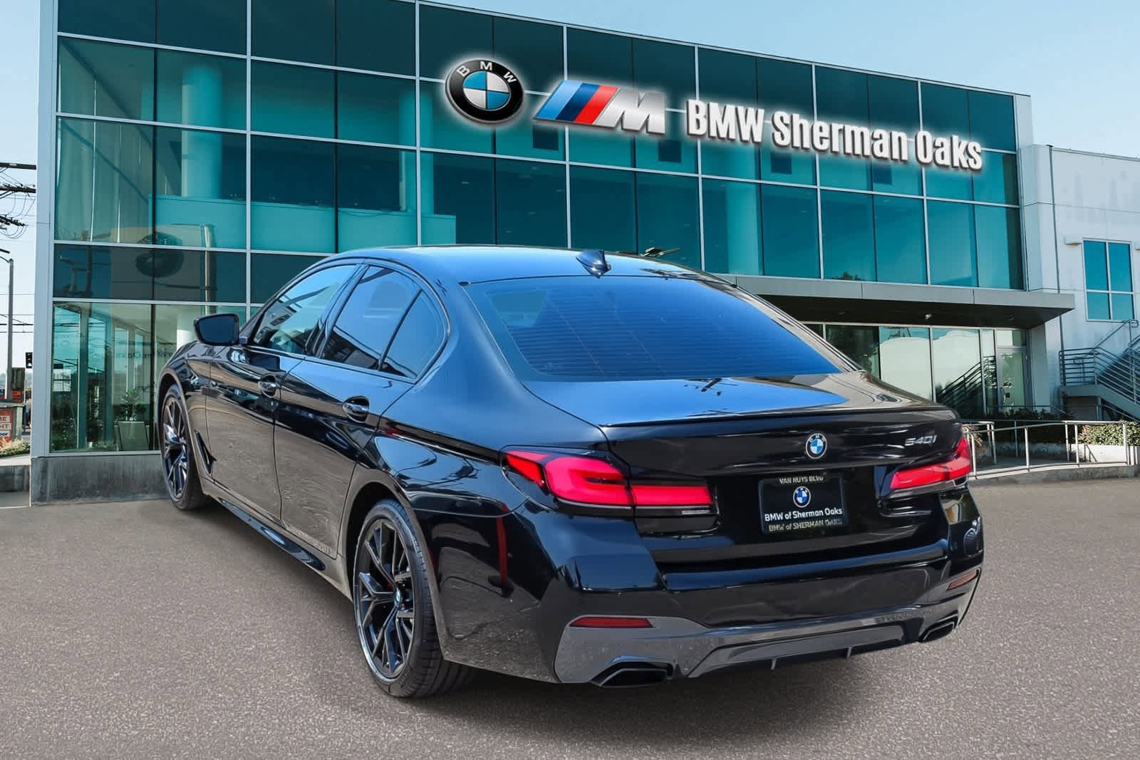 Certified 2023 BMW 540i w/ M Sport Package RWD image 6