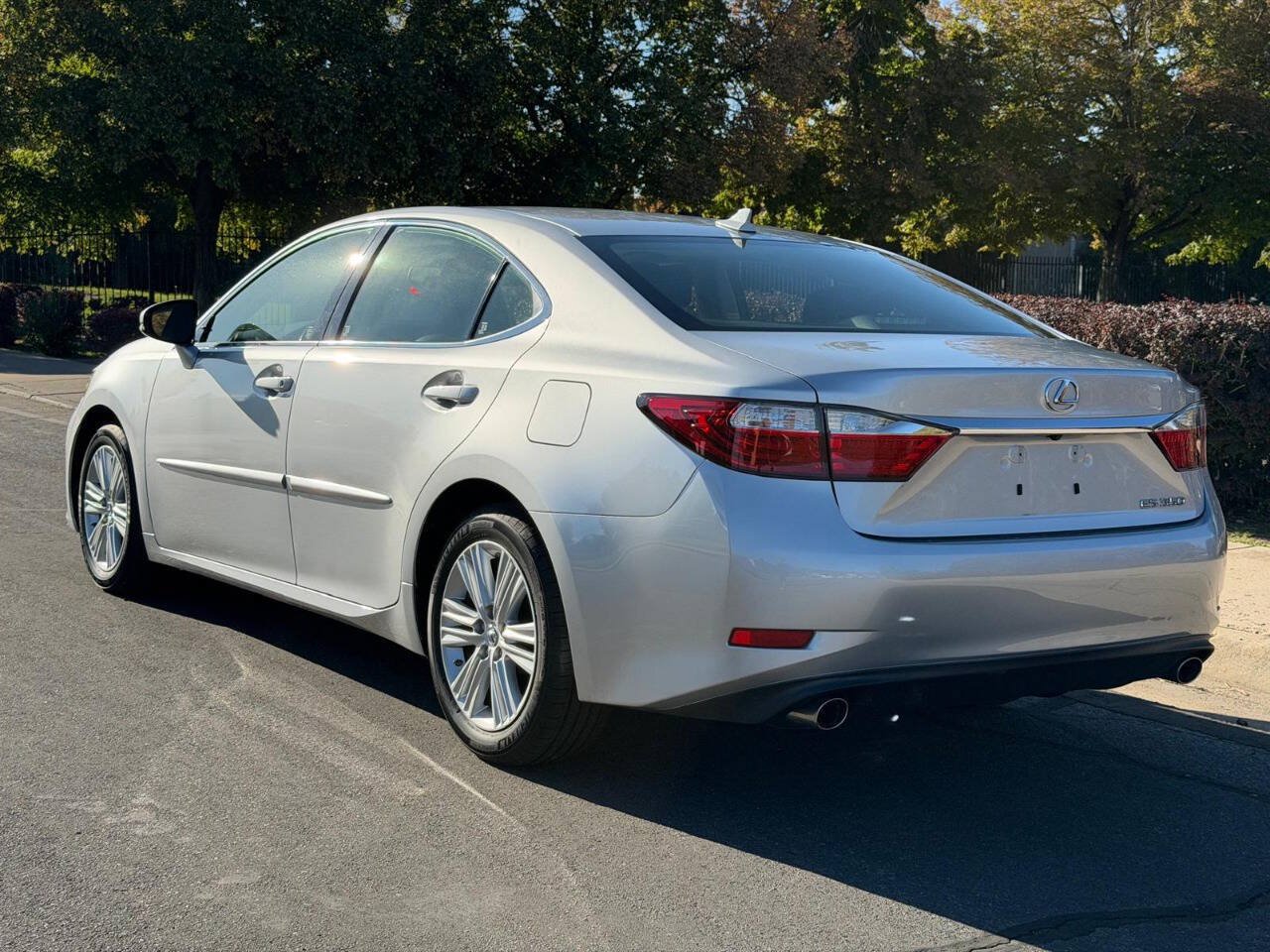 Used 2014 Lexus ES 350 w/ Premium Package FWD image 3