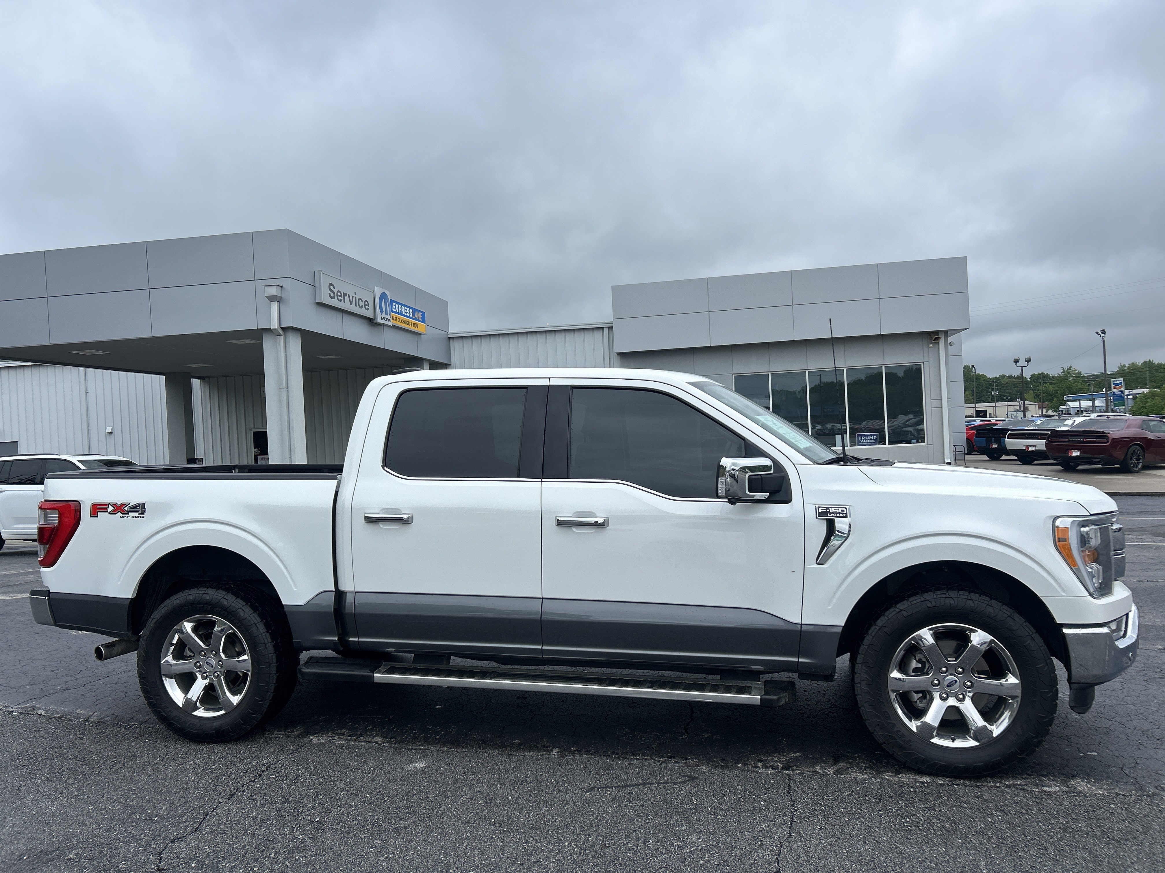 Used 2023 Ford F150 Lariat w/ Trailer Tow Package AWD/4WD image 8