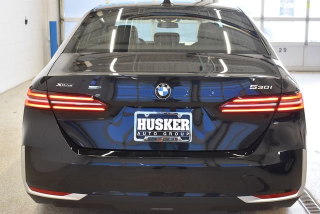 New 2026 BMW 530i xDrive w/ Premium Package image 11