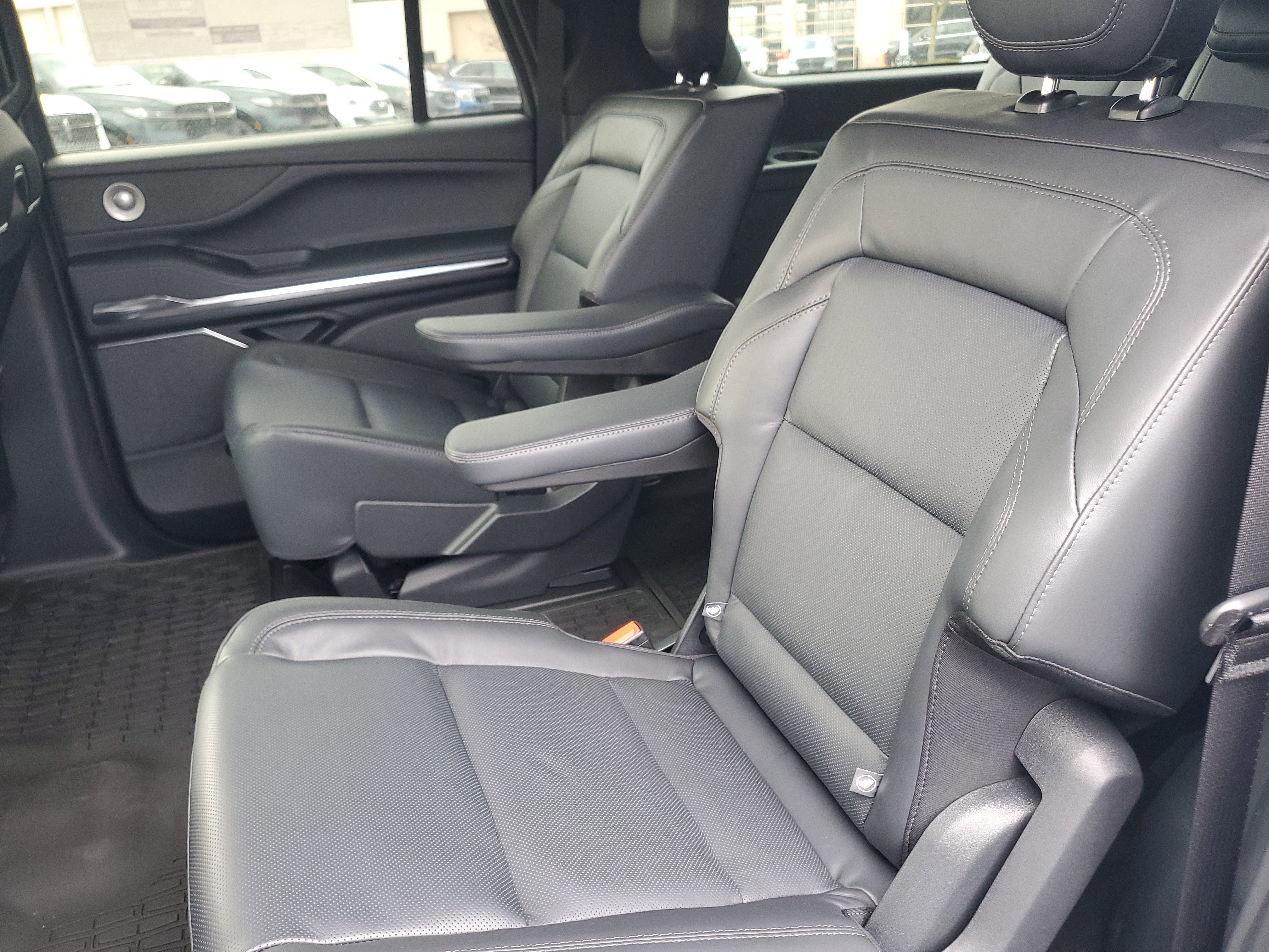 New 2026 Lincoln Navigator L Reserve w/ Jet Appearance Package image 30