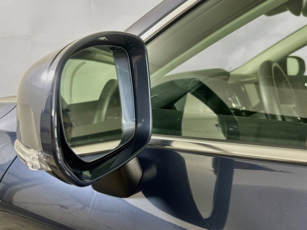 Used 2023 Volvo XC60 B5 Core AWD/4WD image 37