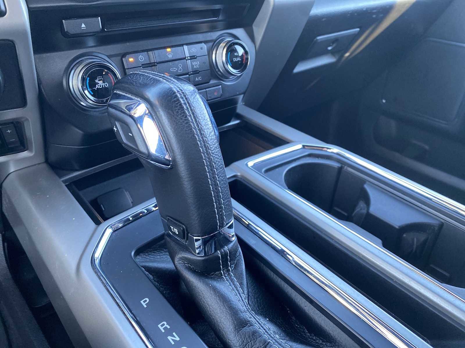 Used 2016 Ford F150 Lariat w/ Equipment Group 502A Luxury image 19