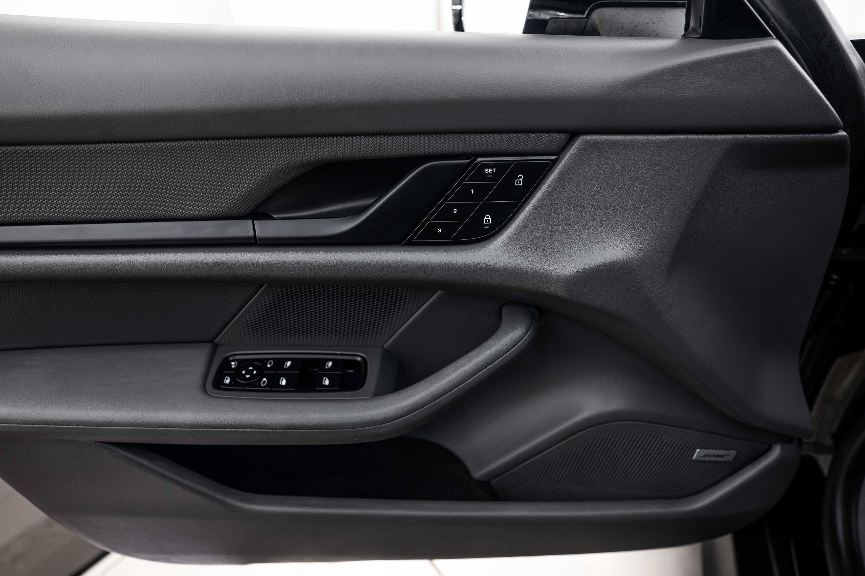 Certified 2022 Porsche Taycan 4S AWD/4WD image 17