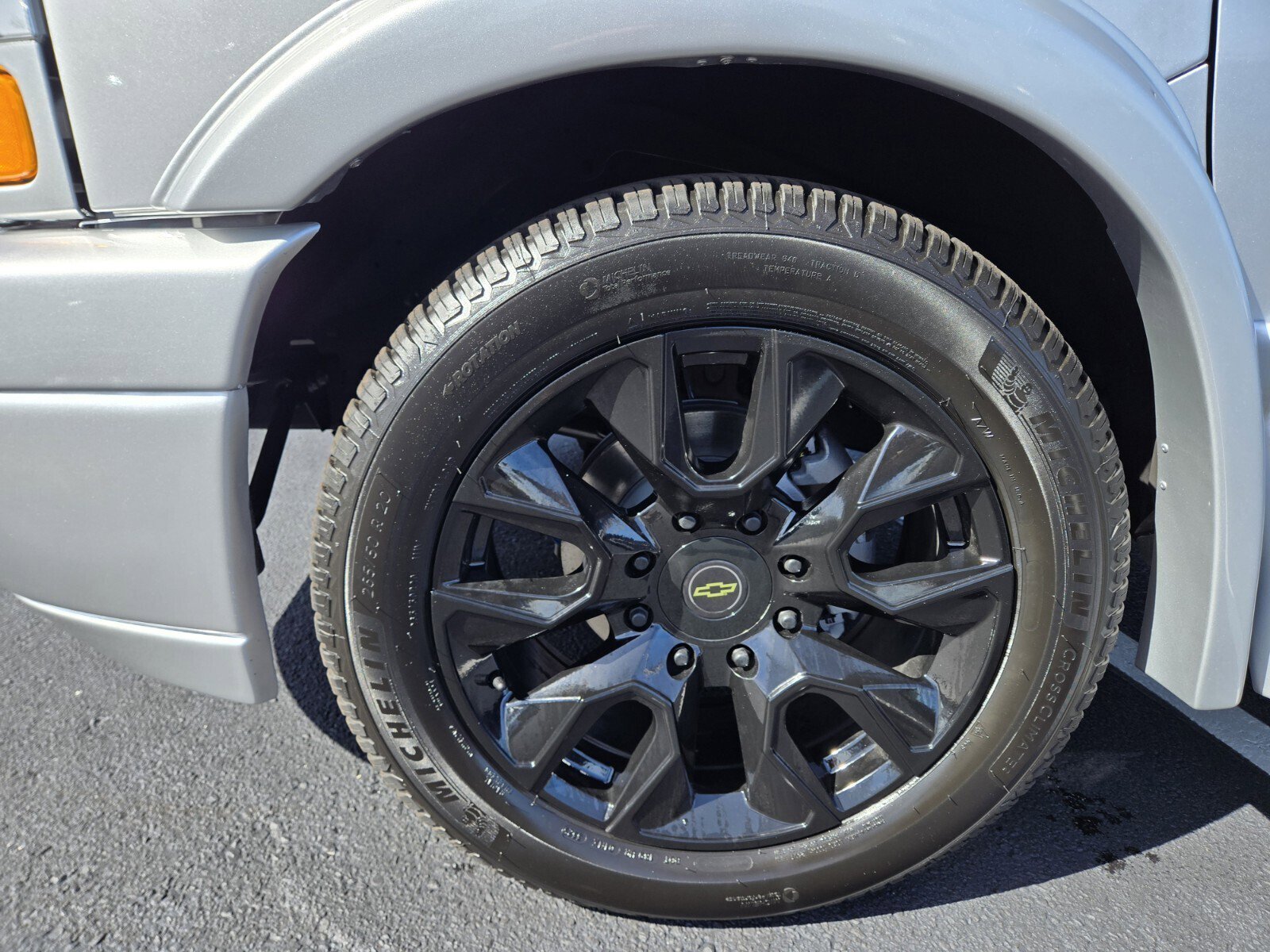 New 2025 Chevrolet Express 2500 Extended w/ Driver Convenience Package image 4