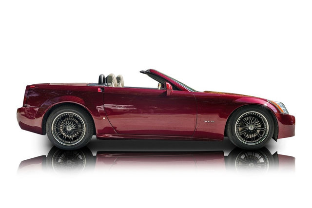 Used 2006 Cadillac XLR RWD image 2