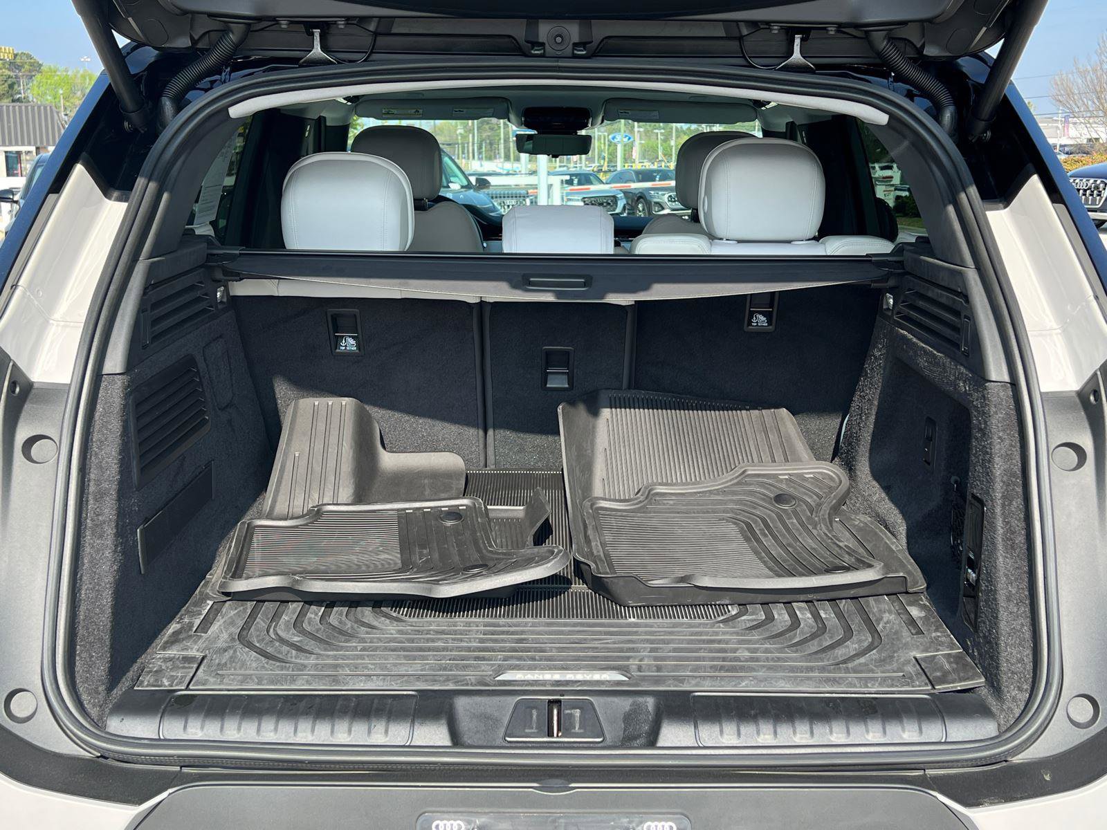 Used 2024 Land Rover Range Rover Sport SE image 18