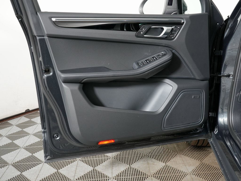 New 2026 Porsche Macan Turbo image 14