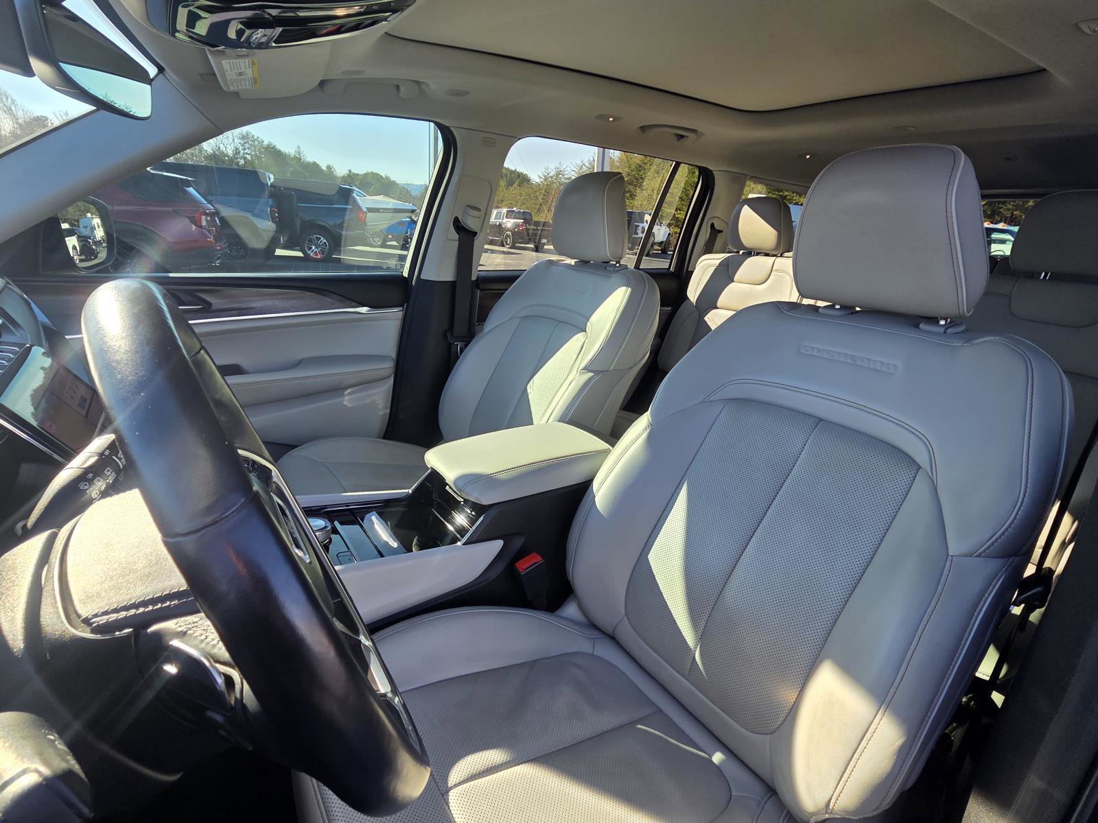 Used 2021 Jeep Grand Cherokee L Overland image 7