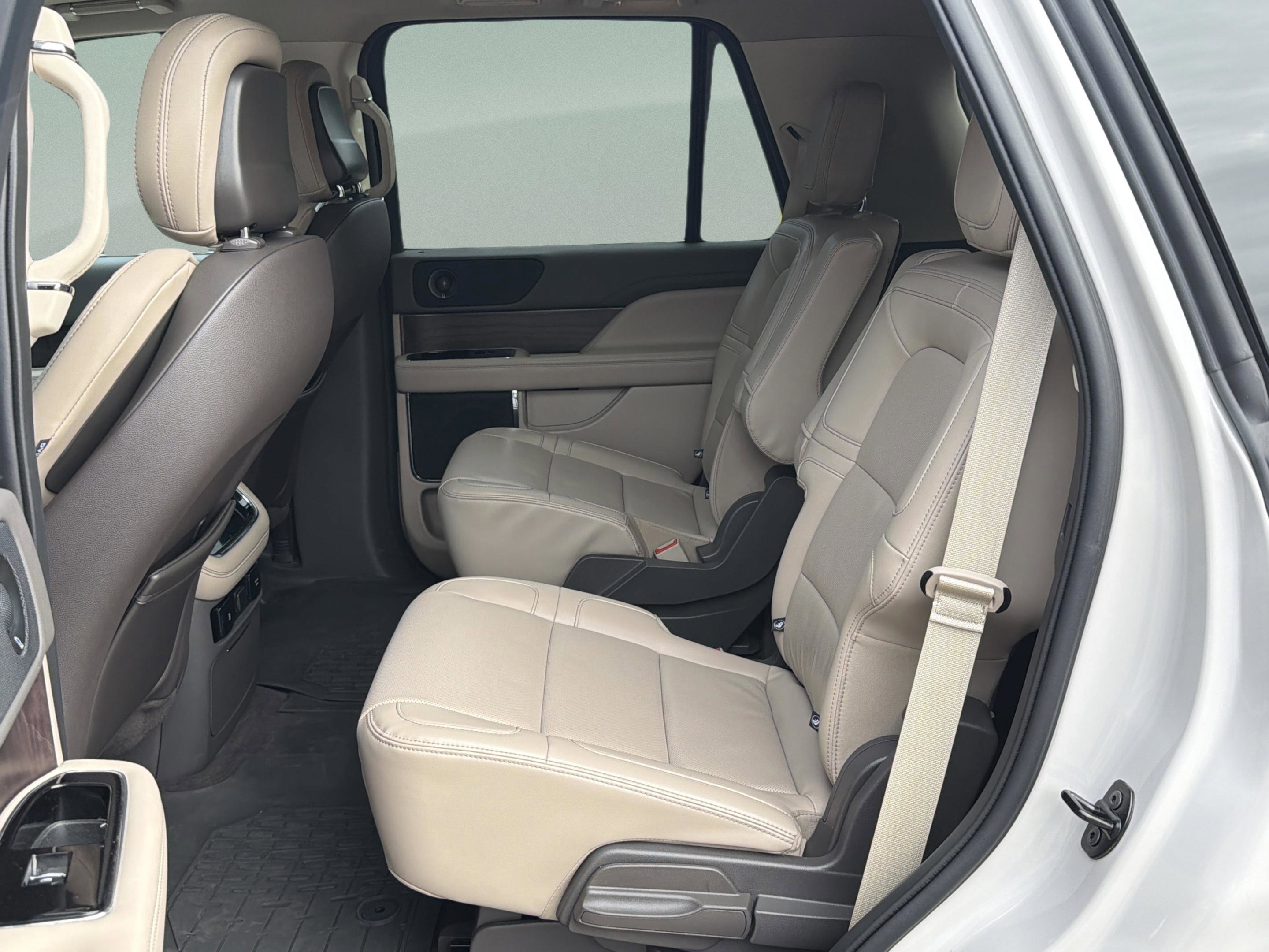 Used 2024 Lincoln Navigator Premiere image 43