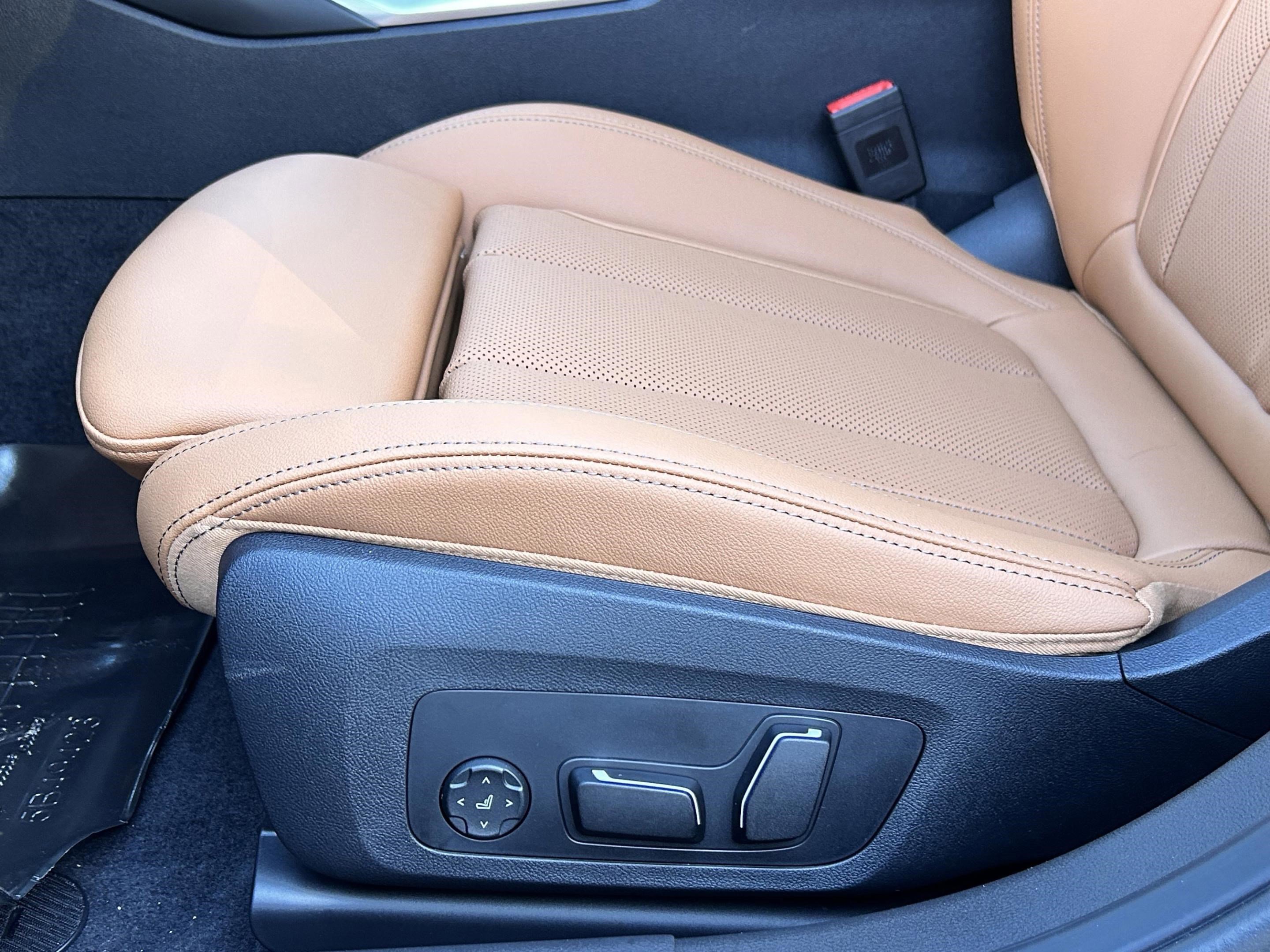 Used 2026 BMW 330i Sedan w/ Premium Package image 22