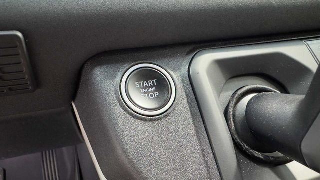 Used 2021 Land Rover Defender 110 X-Dynamic SE AWD/4WD image 28