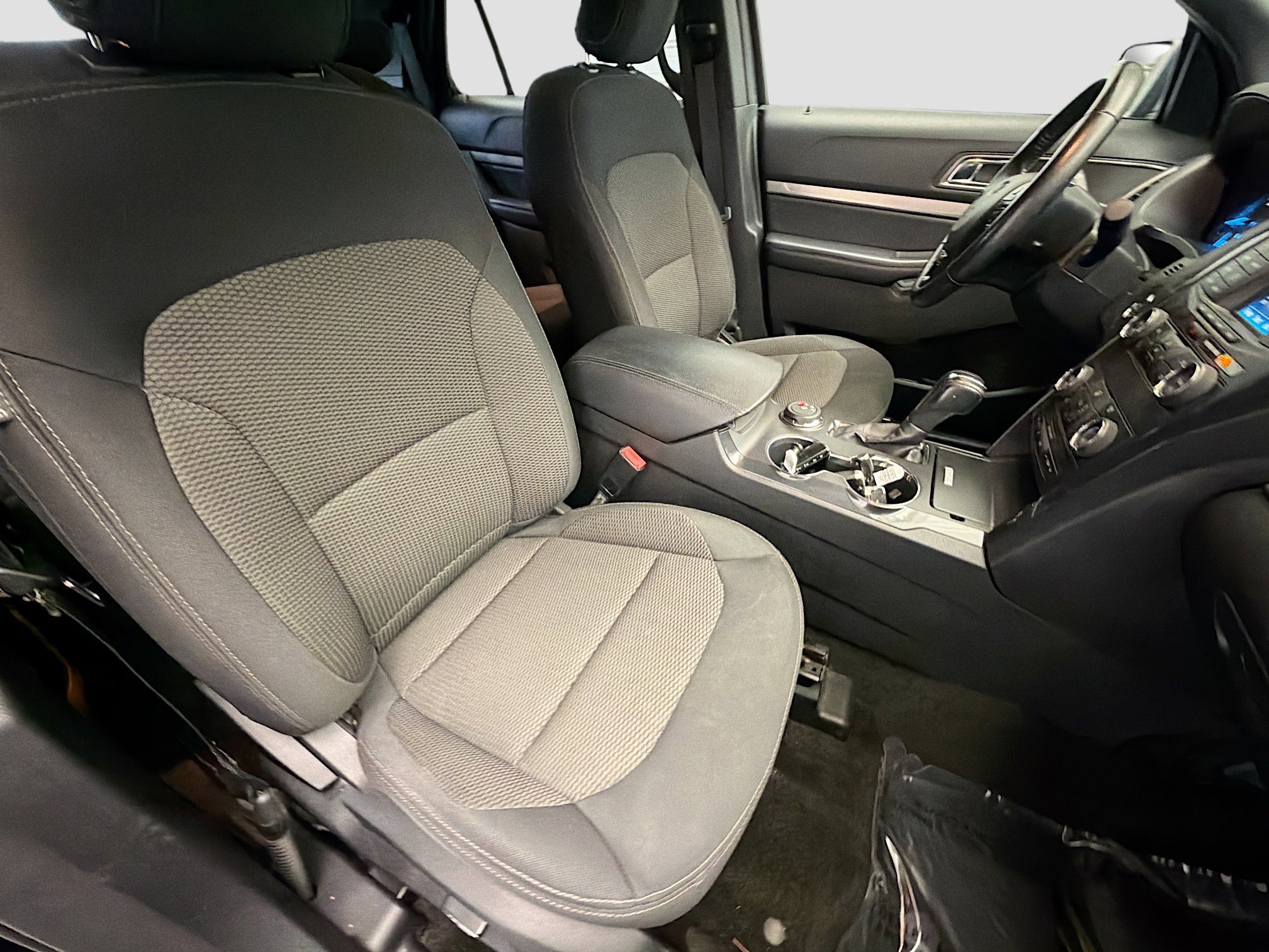 Used 2018 Ford Explorer XLT image 15