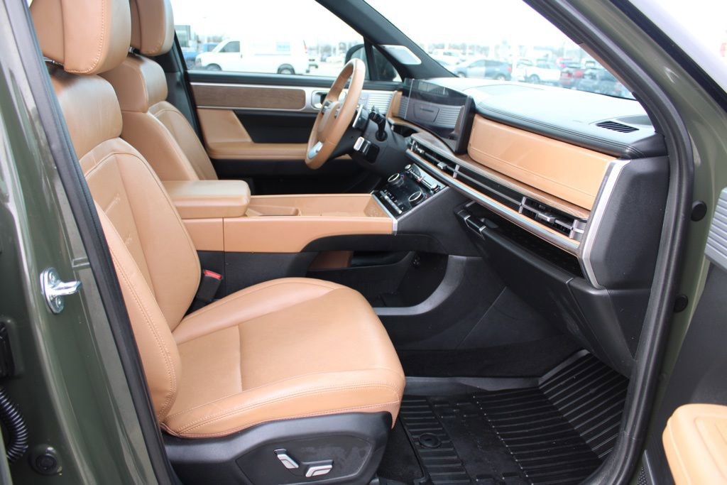 Used 2024 Hyundai Santa Fe Limited image 19