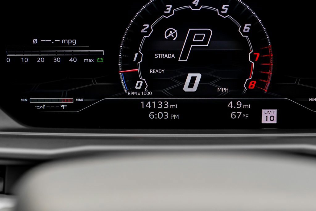 Used 2022 Lamborghini Urus image 17