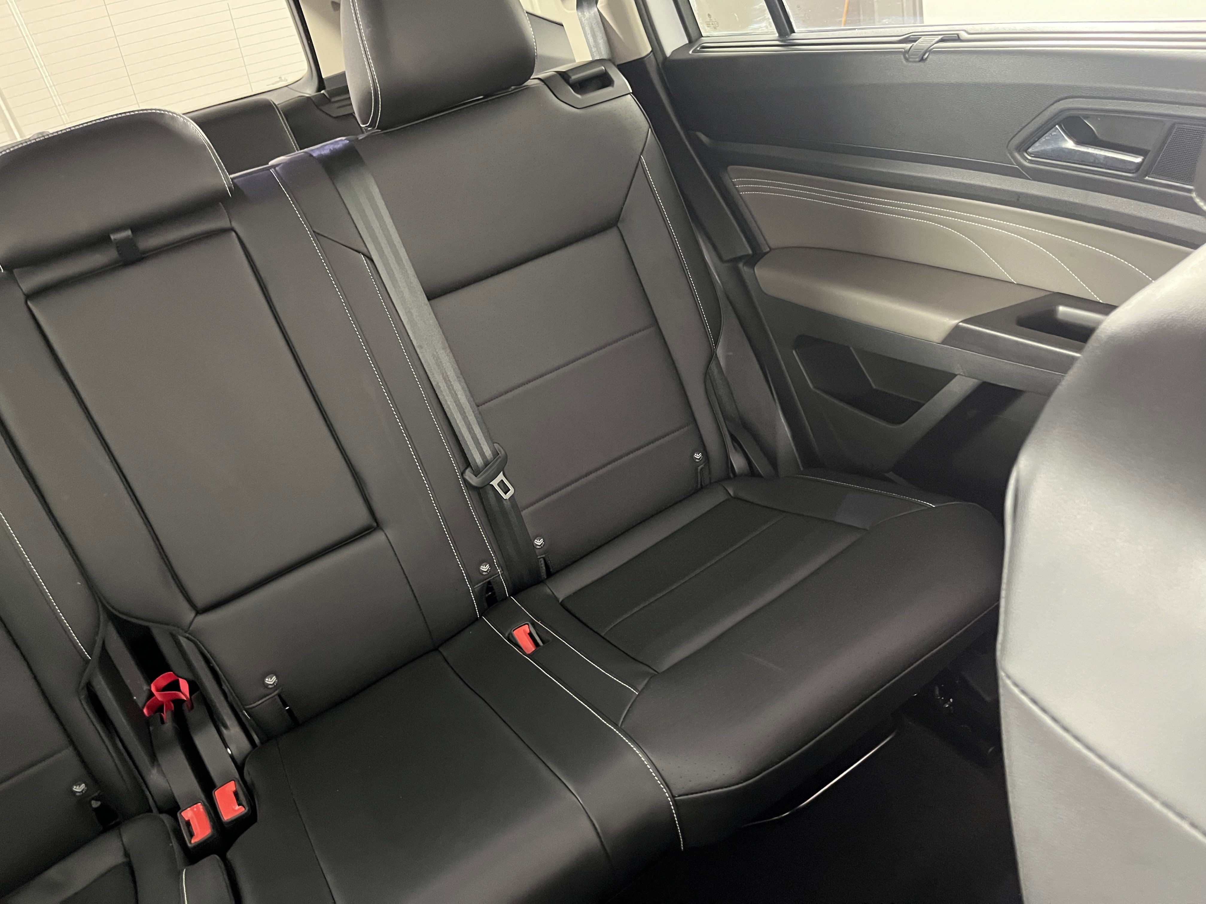 Certified 2023 Volkswagen Atlas SE w/ Black Wheel Package image 23