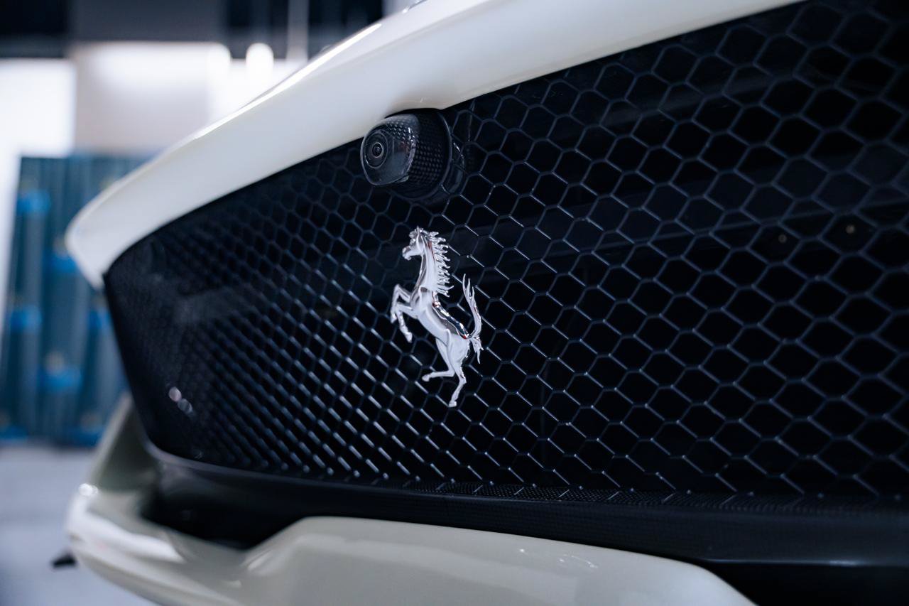 Used 2018 Ferrari 812 Superfast RWD image 18