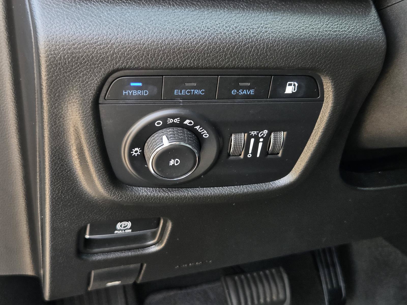 Used 2023 Jeep Grand Cherokee 4WD 4xe w/ Luxury Tech Group II image 24