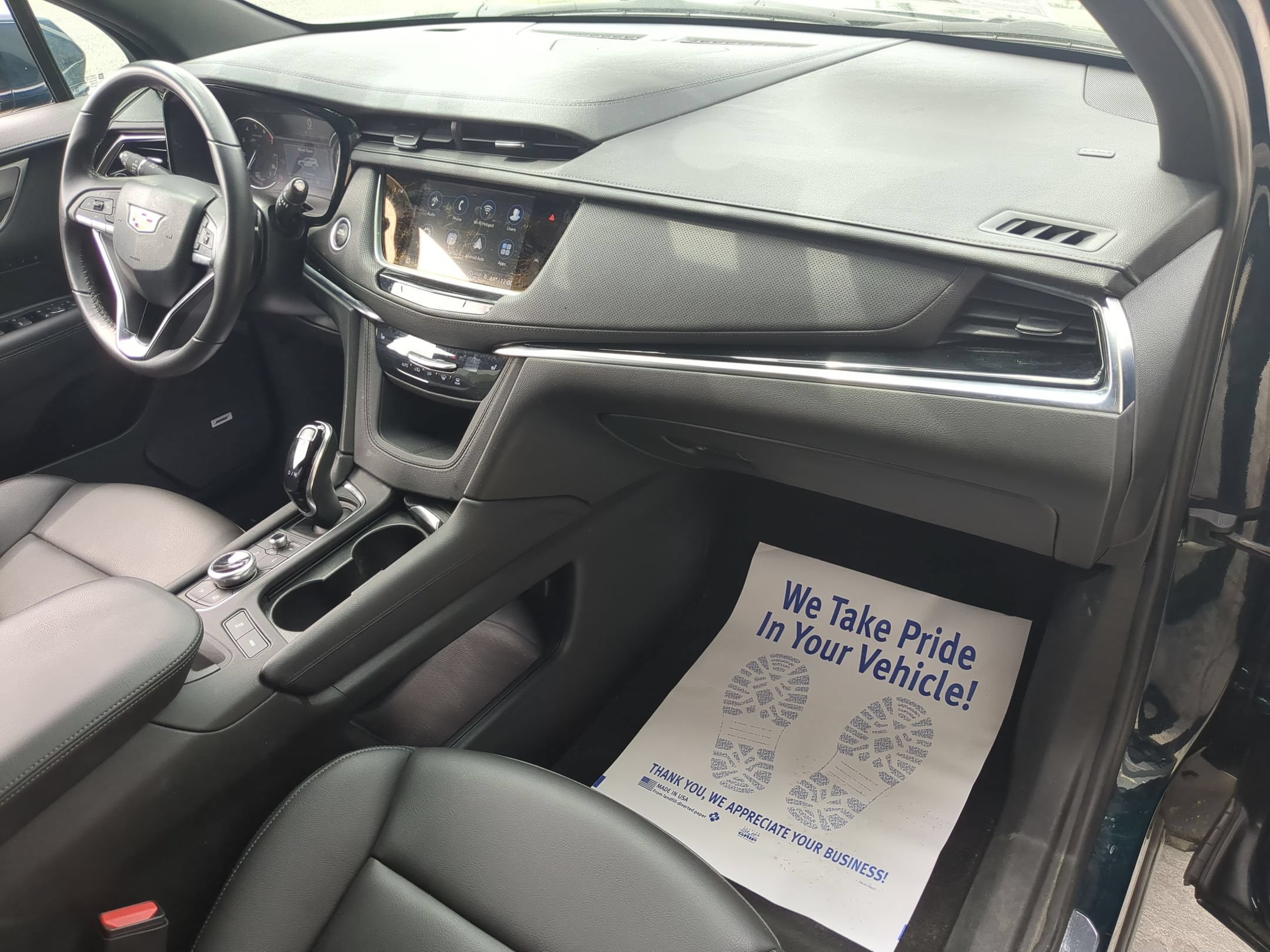 Used 2025 Cadillac XT6 Luxury w/ LPO, Floor Liner Package AWD/4WD image 25
