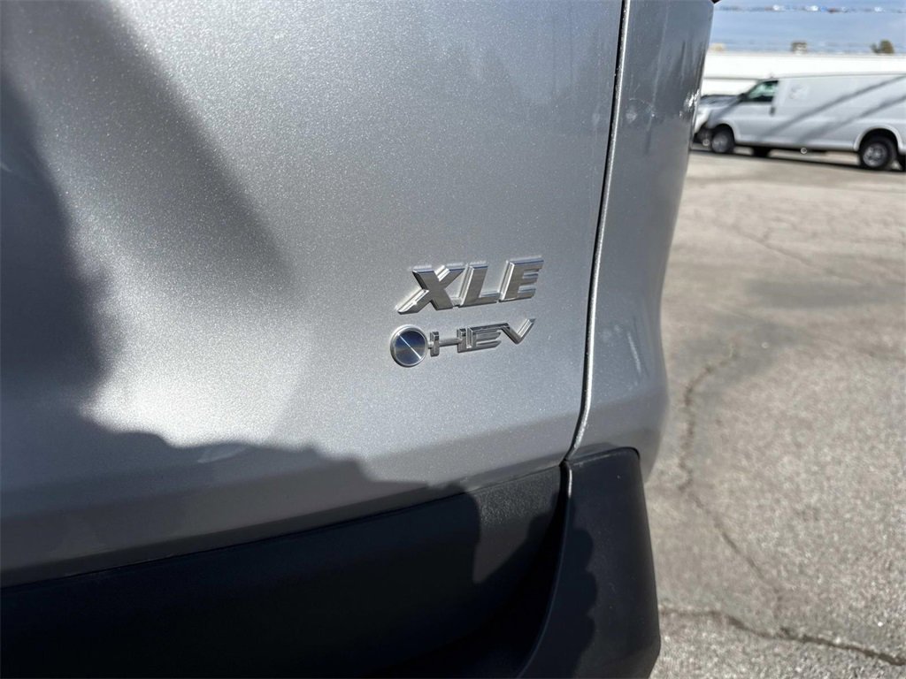 Used 2025 Toyota RAV4 XLE image 5