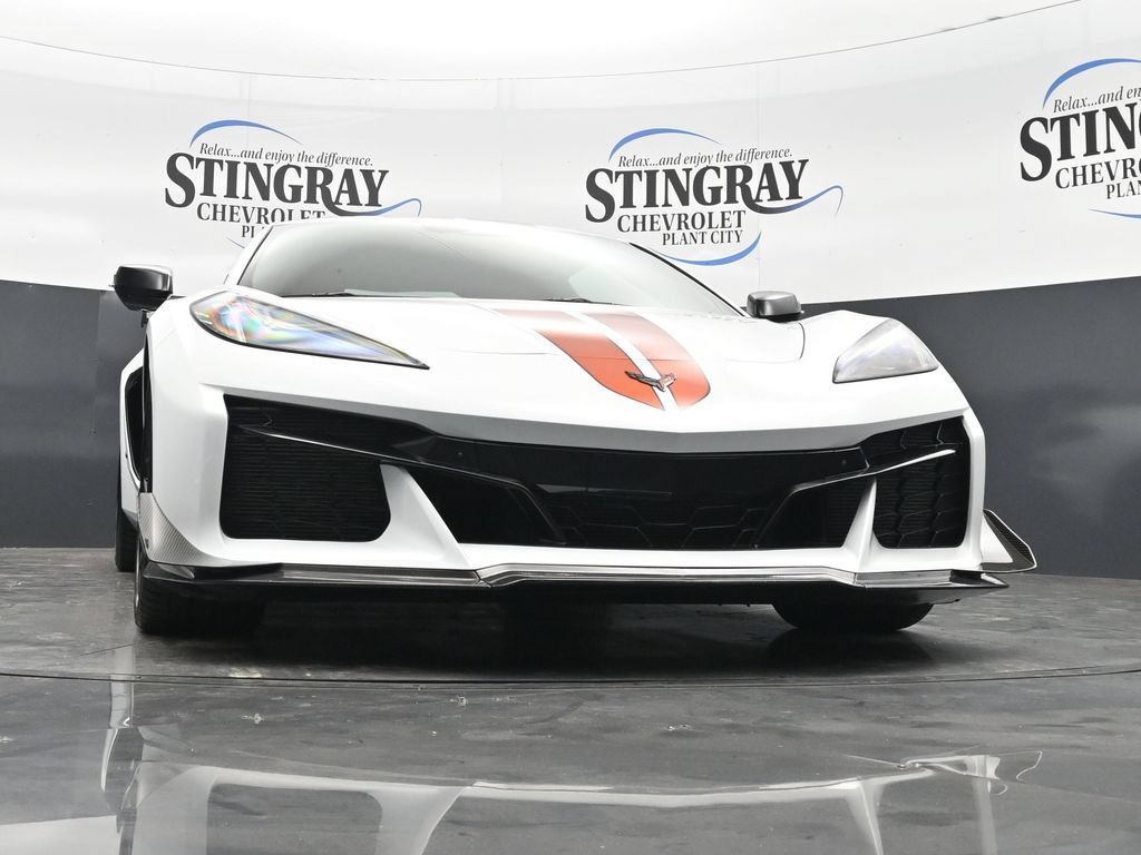 Used 2025 Chevrolet Corvette Z06 w/ Stealth Interior Trim Package RWD image 27