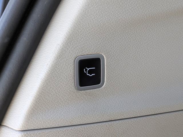 Used 2021 Chrysler Pacifica Touring-L image 14