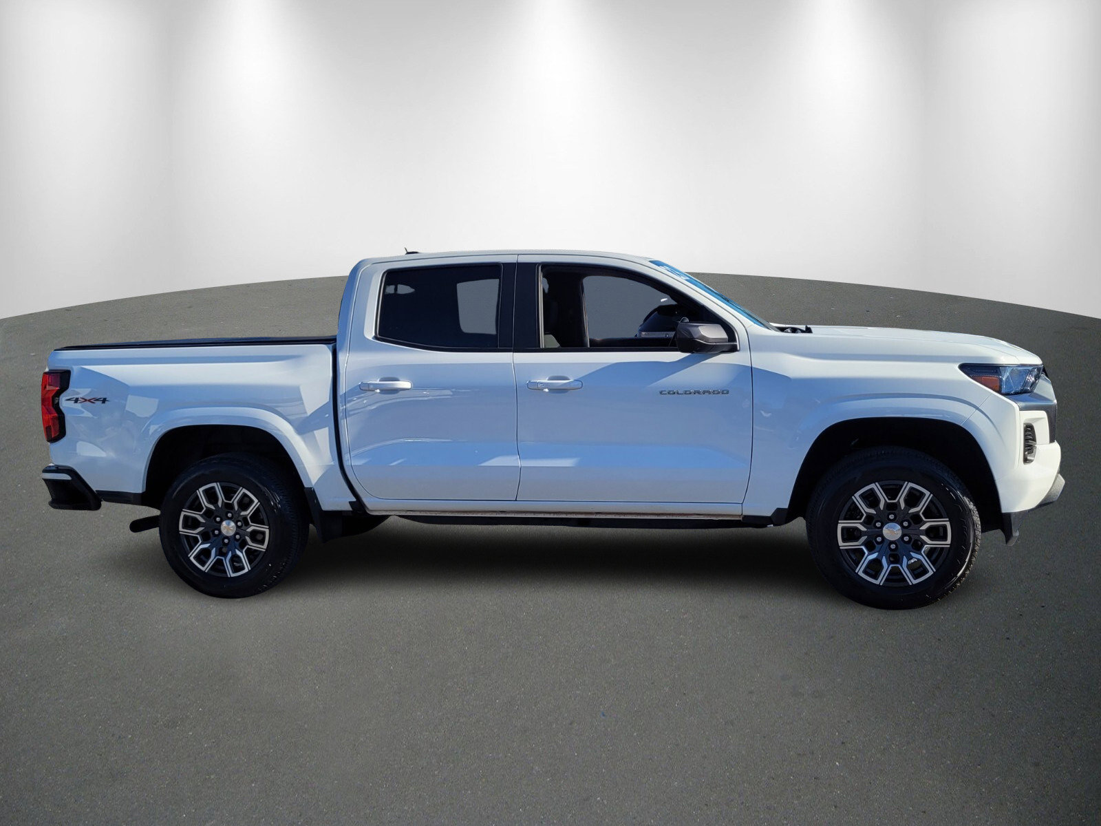 Used 2023 Chevrolet Colorado LT w/ LT Convenience Package II image 8
