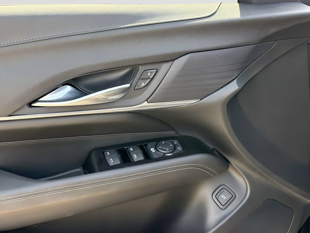 Used 2025 Cadillac CT4 Luxury RWD image 17